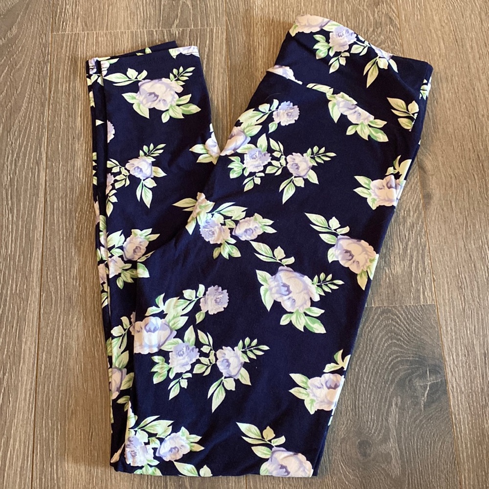 Buttery soft leggings one size